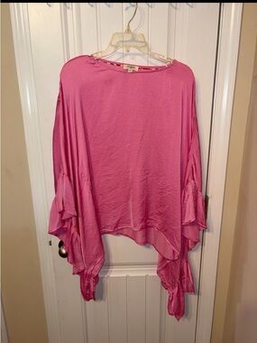 NWOT Umgee Hot Pink Ruffle Sleeve Tunic